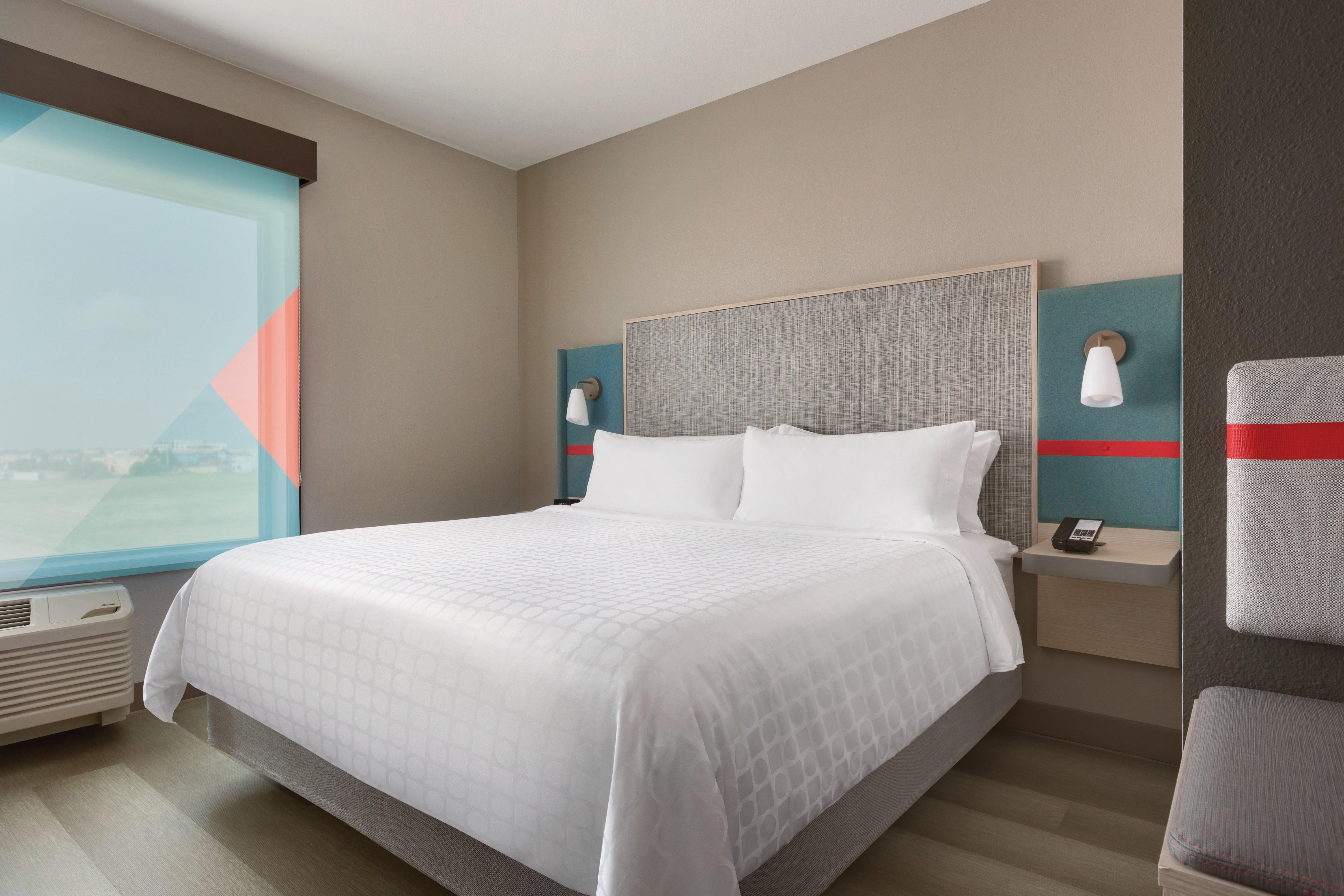 Avid Hotels - Denver Airport Area By Ihg Екстериор снимка