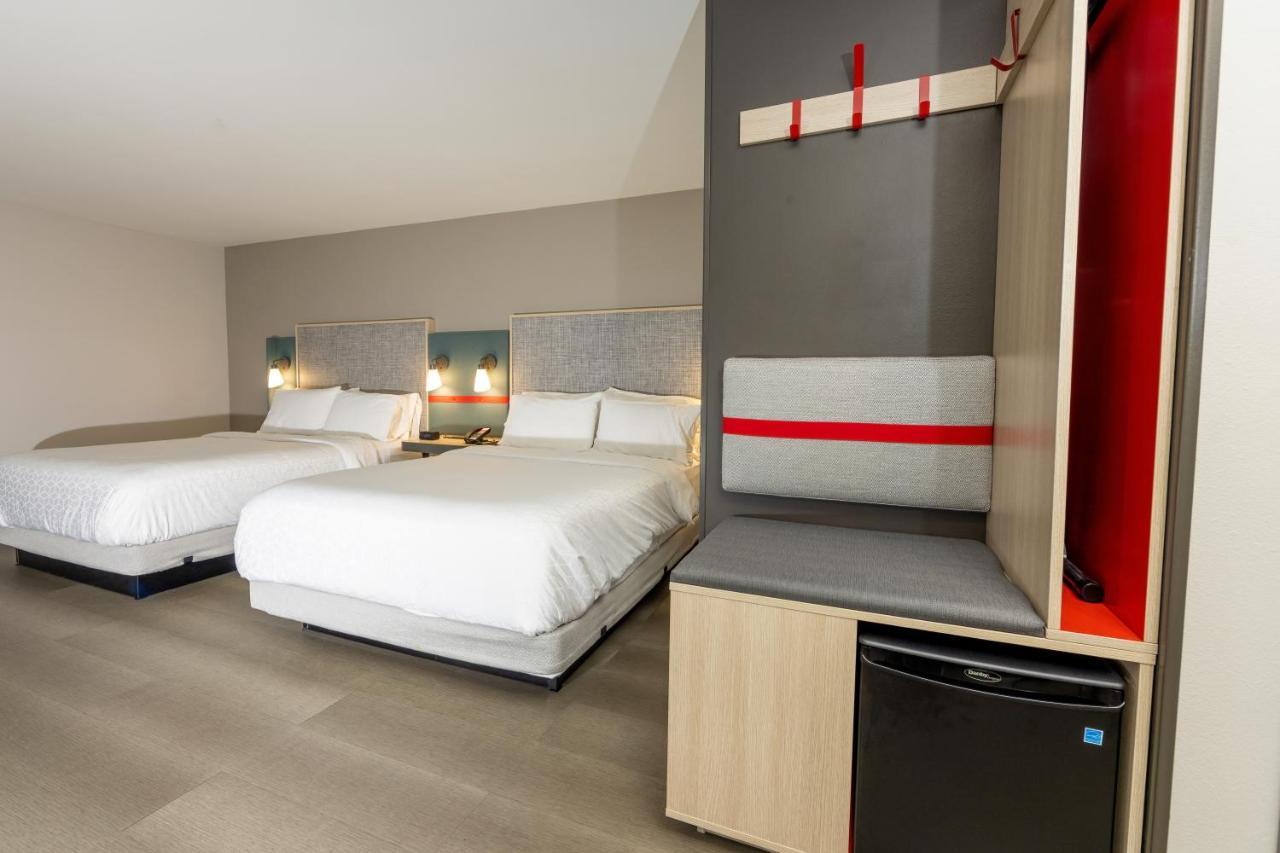 Avid Hotels - Denver Airport Area By Ihg Екстериор снимка